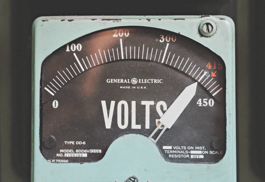 Voltage Monitor - Thomas Kelley - Unsplash